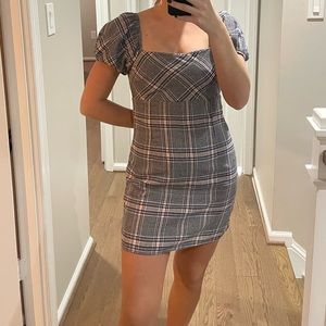 Plaid babydoll puff sleeve dress